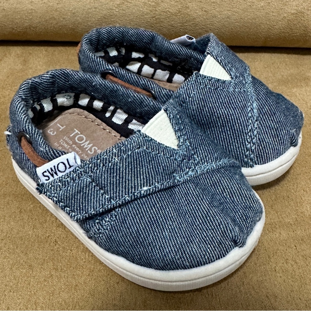 Tom’s Infant Slip on Canvas Shoe T3
